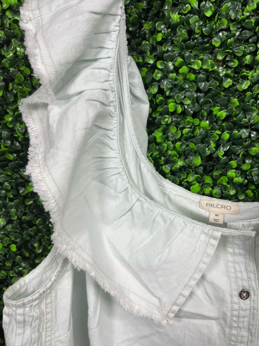 PILCRO | Ruffle-Collar Top - Picture 5 of 10